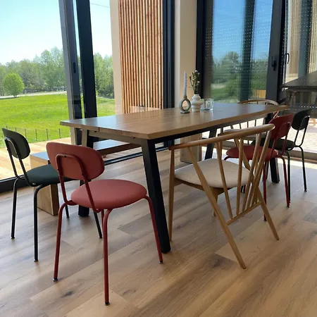 Rumiane Pola - Stodola Na Mazurach Z Widokiem Na Jezioro Brajniki