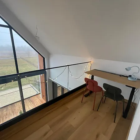 Rumiane Pola - Stodola Na Mazurach Z Widokiem Na Jezioro *