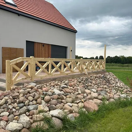 Rumiane Pola - Stodola Na Mazurach Z Widokiem Na Jezioro