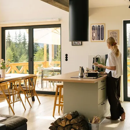 Rumiane Pola - Stodola Na Mazurach Z Widokiem Na Jezioro *