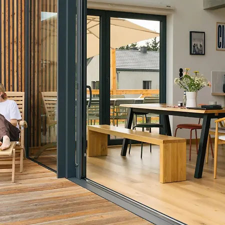 Rumiane Pola - Stodola Na Mazurach Z Widokiem Na Jezioro