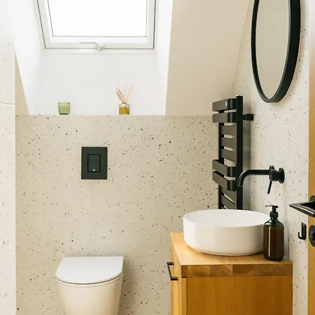 Rumiane Pola - Stodola Na Mazurach Z Widokiem Na Jezioro