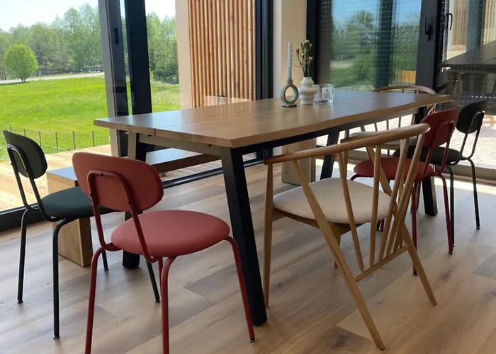 Rumiane Pola - Stodola Na Mazurach Z Widokiem Na Jezioro Brajniki