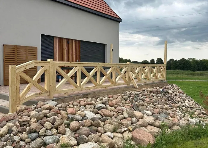 Rumiane Pola - Stodola Na Mazurach Z Widokiem Na Jezioro