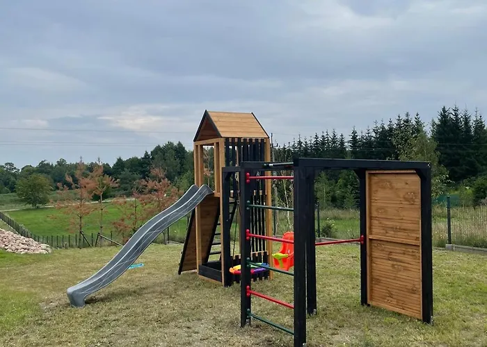 Rumiane Pola - Stodola Na Mazurach Z Widokiem Na Jezioro