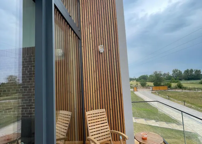 Rumiane Pola - Stodola Na Mazurach Z Widokiem Na Jezioro