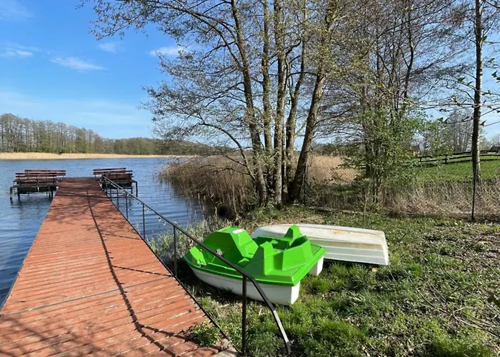 Rumiane Pola - Stodola Na Mazurach Z Widokiem Na Jezioro *