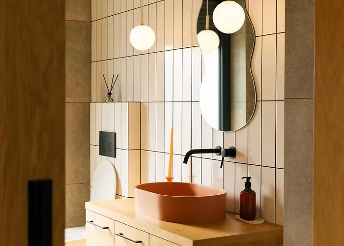 Rumiane Pola - Stodola Na Mazurach Z Widokiem Na Jezioro *