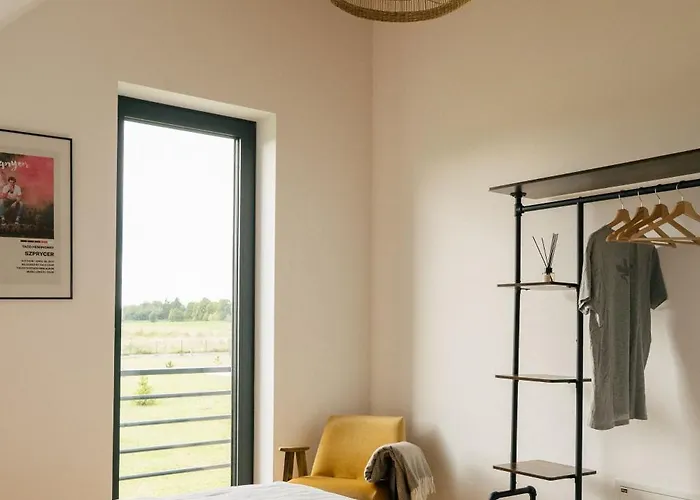 Rumiane Pola - Stodola Na Mazurach Z Widokiem Na Jezioro * Brajniki