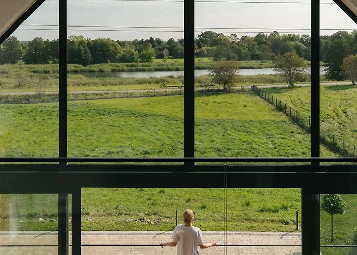 Rumiane Pola - Stodola Na Mazurach Z Widokiem Na Jezioro Brajniki