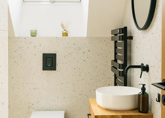 Rumiane Pola - Stodola Na Mazurach Z Widokiem Na Jezioro